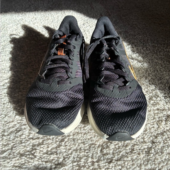 Nike Downshifter Women's Black and bronze Sneakers-size 7 - Picture 5 of 7